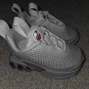 Nike Air Max DN Size 4c